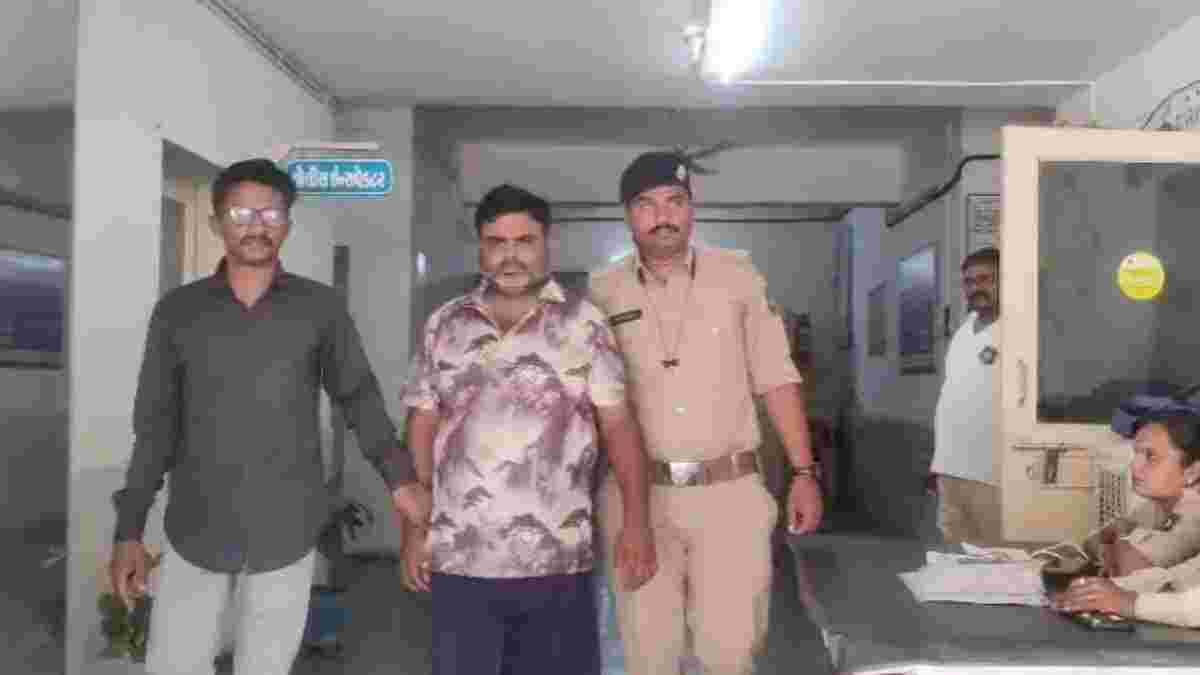 દ્વારકામાં રહેણાક મકાનમાંથી 734 ગ્રામ ગાંજો ઝડપાયો
