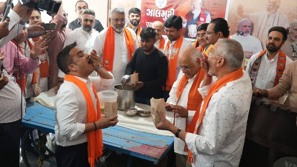 ગાંધીનગરમાં કમલમ ખાતે વિજયોત્સવ, CM-DyCM સહિત પ્રદેશ પ્રમુખની ઝાલમુરી ખાઈને ઉજવણી