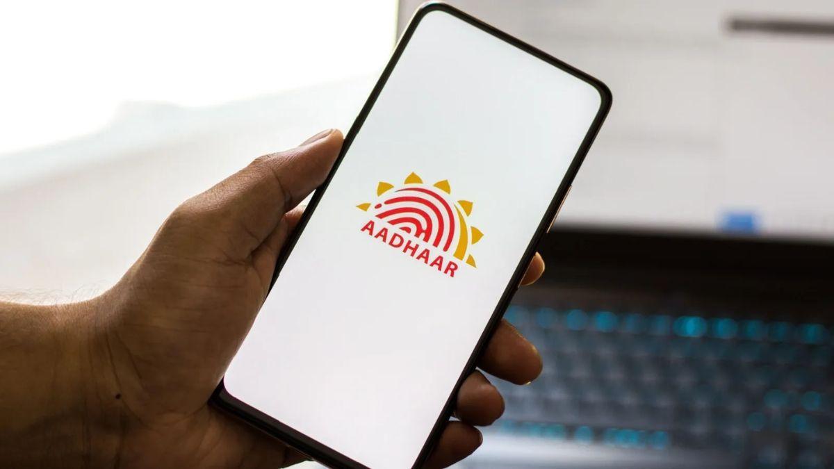 બંધ થવા જઈ રહી છે Aadhaar App, તાત્કાલિક કરો આ કામ; નહીંતર થઈ શકે છે મુશ્કેલી