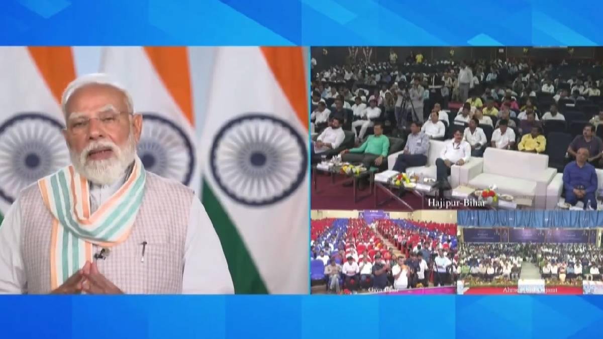 PM મોદીએ 51,000 યુવાનોને નિમણૂક પત્રોનું વિતરણ કર્યું, 47 શહેરોમાં મેગા શો