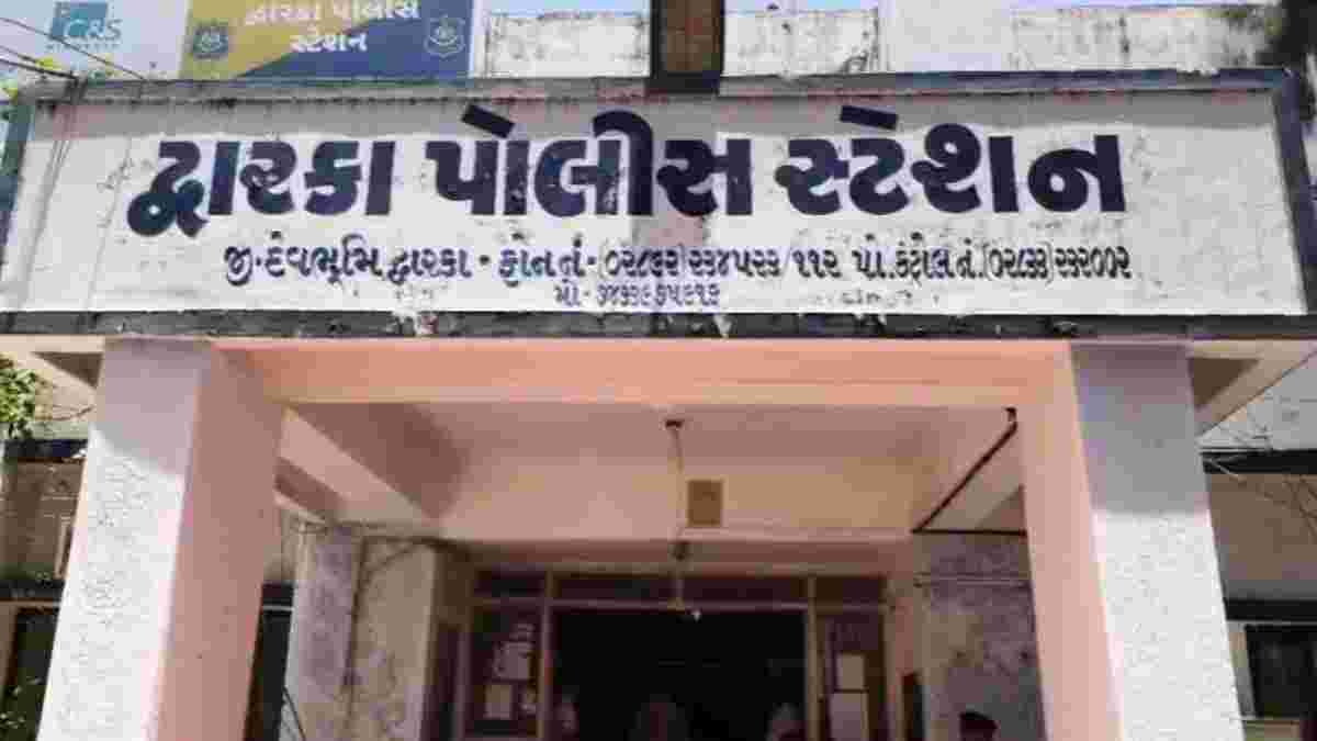 દ્વારકા પંથકમાં 15 દિવસમાં ત્રીજી વખત ચરસ ઝડપાતા ડ્રગ્સ નેટવર્કને લઈને ચકચાર