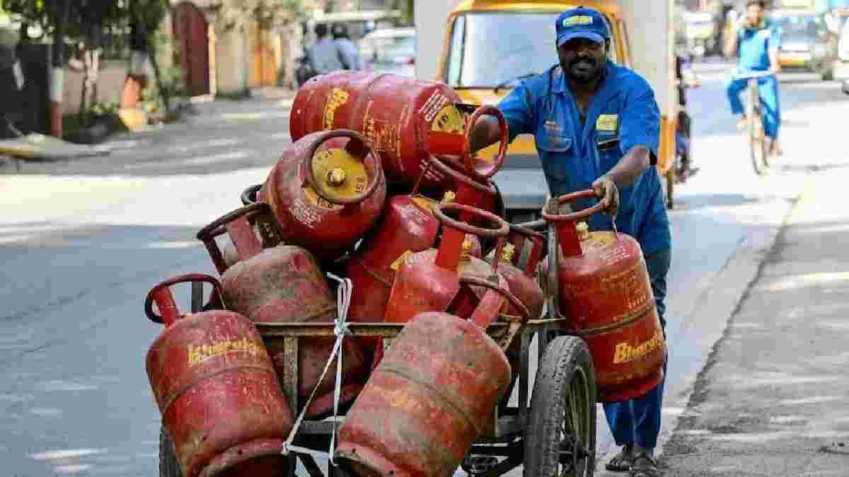 LPG Rule Change: ઉજ્જવલા યોજનાના નિયમો બદલાયા... LPG સિલિન્ડરમાં ઘટાડાથી ગ્રાહકો પર કેટલી અસર પડશે?