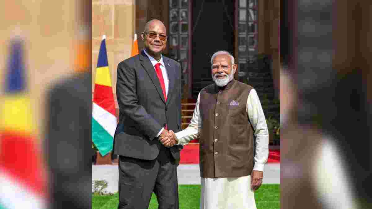 સેશેલ્સ માટે રવાના થયા પીએમ મોદી, કહ્યું- હિંદ મહાસાગરમાં સુરક્ષા અને સમુદ્રી સહયોગને મળશે નવી મજબૂતી