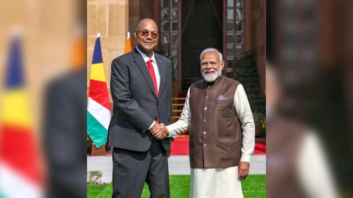 સેશેલ્સ માટે રવાના થયા પીએમ મોદી, કહ્યું- હિંદ મહાસાગરમાં સુરક્ષા અને સમુદ્રી સહયોગને મળશે નવી મજબૂતી