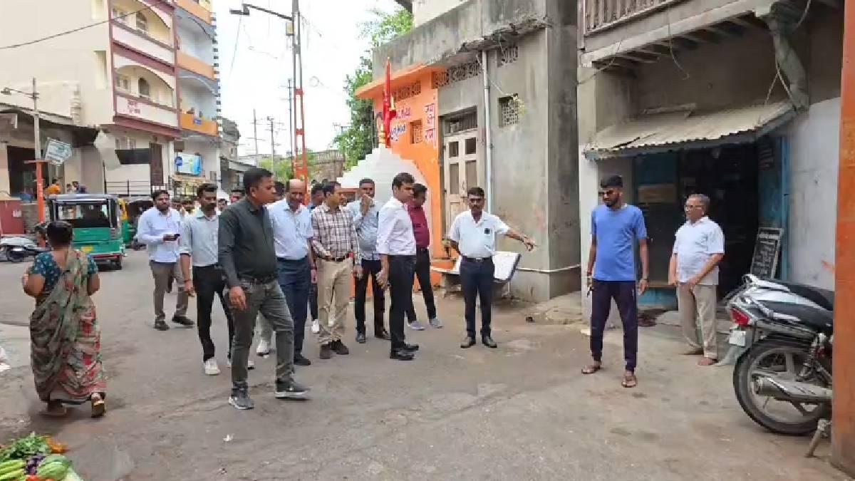 જામનગરમાં મનપાનું મેગા સફાઈ અભિયાન: સુભાષ શાક માર્કેટમાં કમિશનર સહિત અધિકારીઓનું નિરીક્ષણ