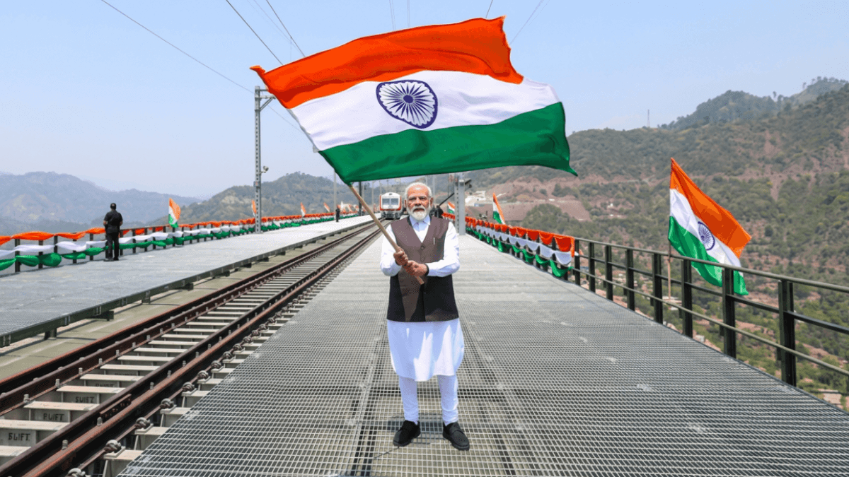 કલમ 370 હટાવવાથી શ્યામા પ્રસાદ મુખર્જીનું સપનું સાકાર થયું, 7 વર્ષમાં બદલાયું જમ્મુ-કાશ્મીર અને લદ્દાખ: PM મોદી